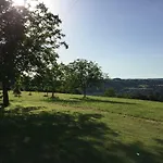 Domaine De Lascaux Bed and breakfast