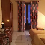 Domaine De Lascaux Bed and breakfast