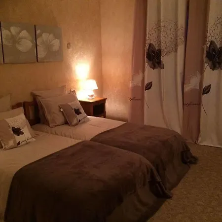 Bed & Breakfast Domaine De Lascaux 3*